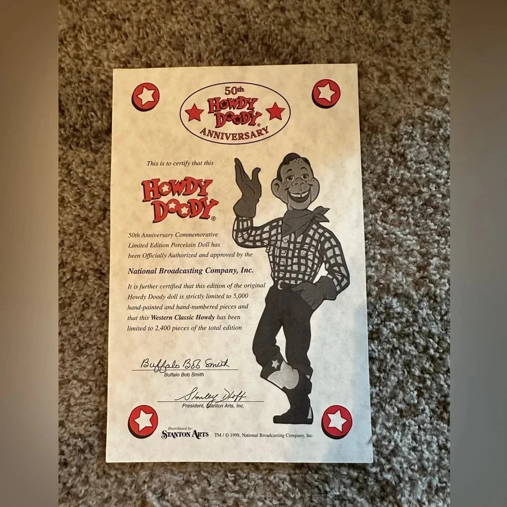 New Howdy Doody Limited Edition 50th
Anniversary 17" Doll 1998 Stanton Arts Mib - Picture 4 of 5